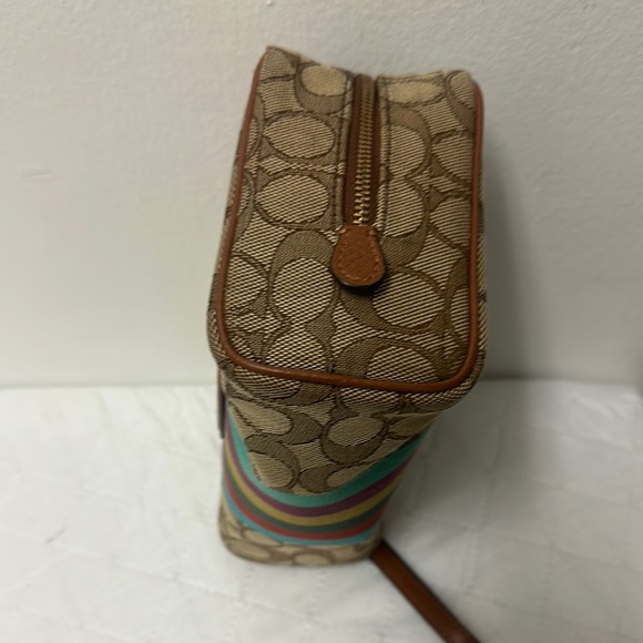 COACH Dempsey Boxy Cosmetic Case 20 Inches Signature Jacquard With Coach Patch - Picture 8 of 9